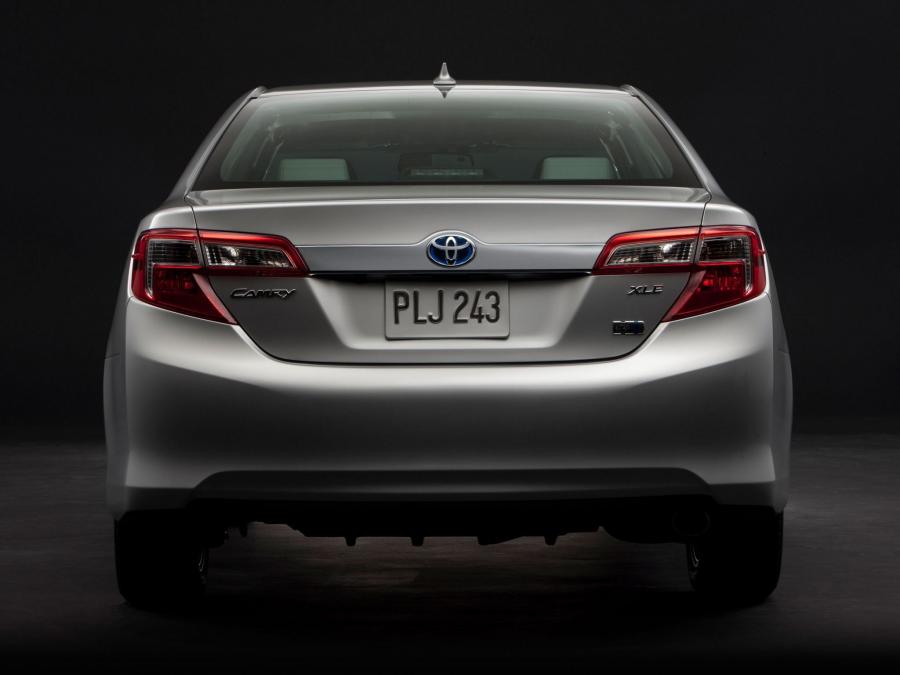  Toyota Camry Hybrid 2011 года  (US) (фото 21 из 24)